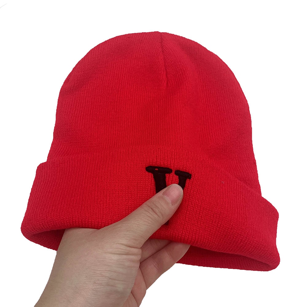 VLONE ORANGE Acrylic fiber Knitted Hats V Letter Embroidered Solid Winter Hat Street Skullies Beanies Gorros Invierno Mujer